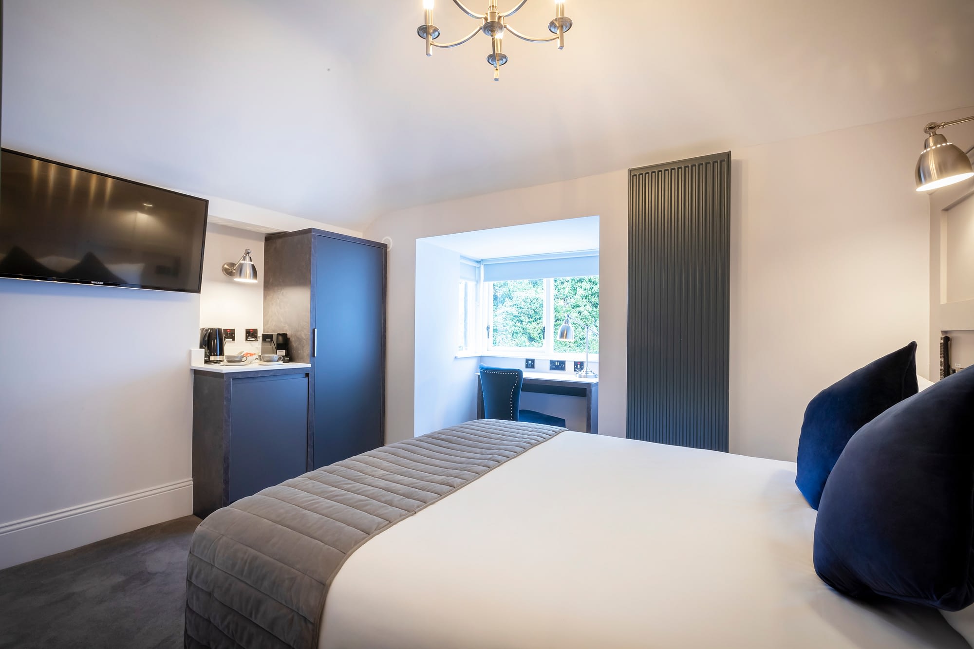 Room 9 | Double Bedroom En-Suite | hipped roof